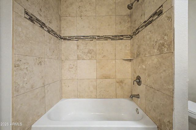 2905 W GLENDALE Avenue, Phoenix, AZ 85051