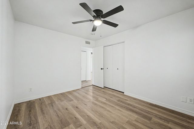 2905 W GLENDALE Avenue, Phoenix, AZ 85051