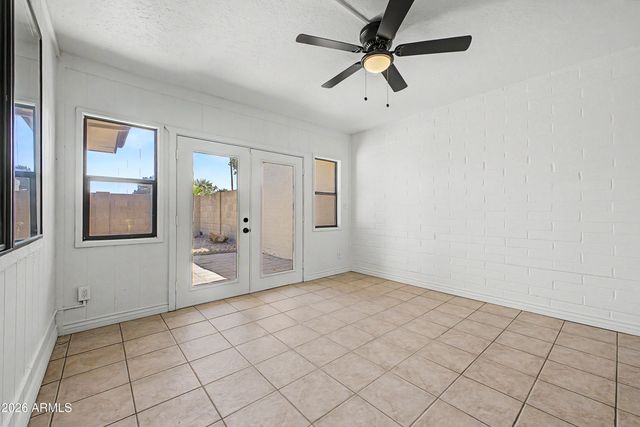 2905 W GLENDALE Avenue, Phoenix, AZ 85051