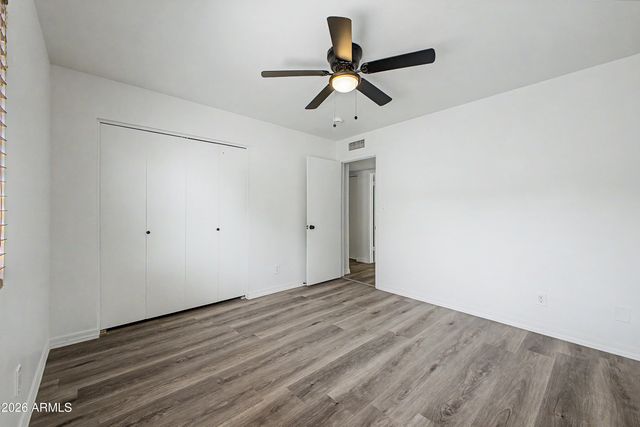 2905 W GLENDALE Avenue, Phoenix, AZ 85051