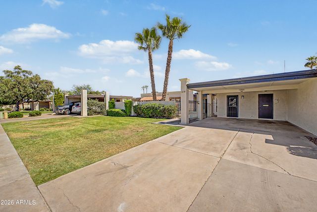 2905 W GLENDALE Avenue, Phoenix, AZ 85051