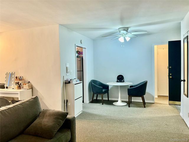 100 Lincoln Avenue 7B, Mineola, NY 11501