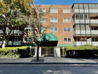 100 Lincoln Avenue 7B, Mineola, NY 11501