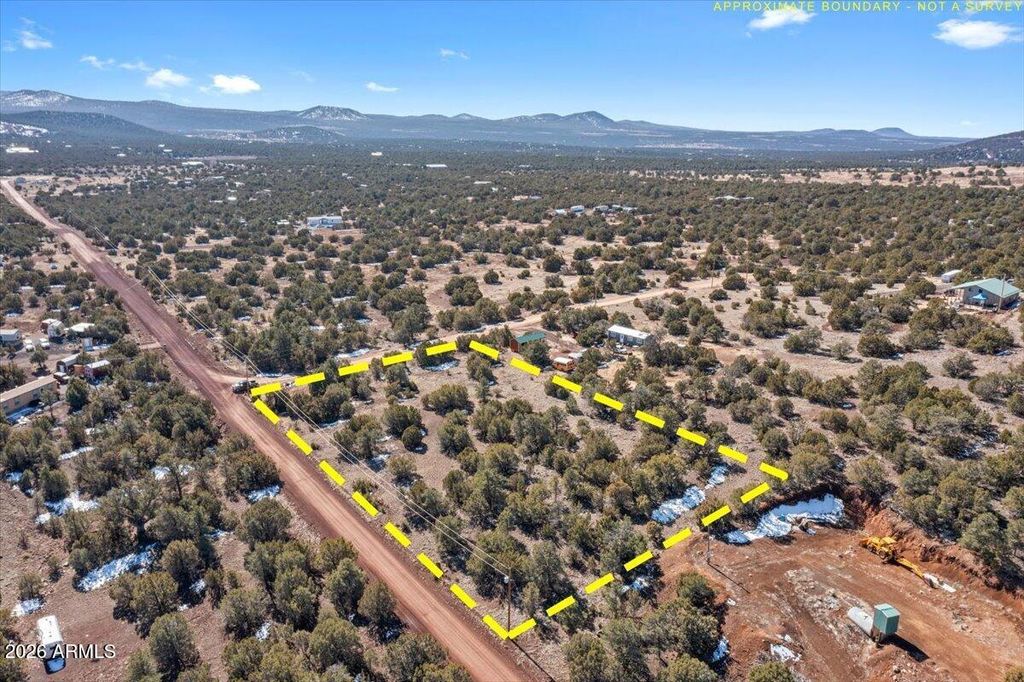 Image 3 of property listing at 51 County Rd 3193 -- 289, Vernon, AZ 85940
