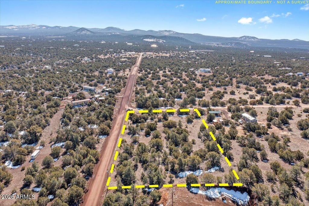 Image 4 of property listing at 51 County Rd 3193 -- 289, Vernon, AZ 85940