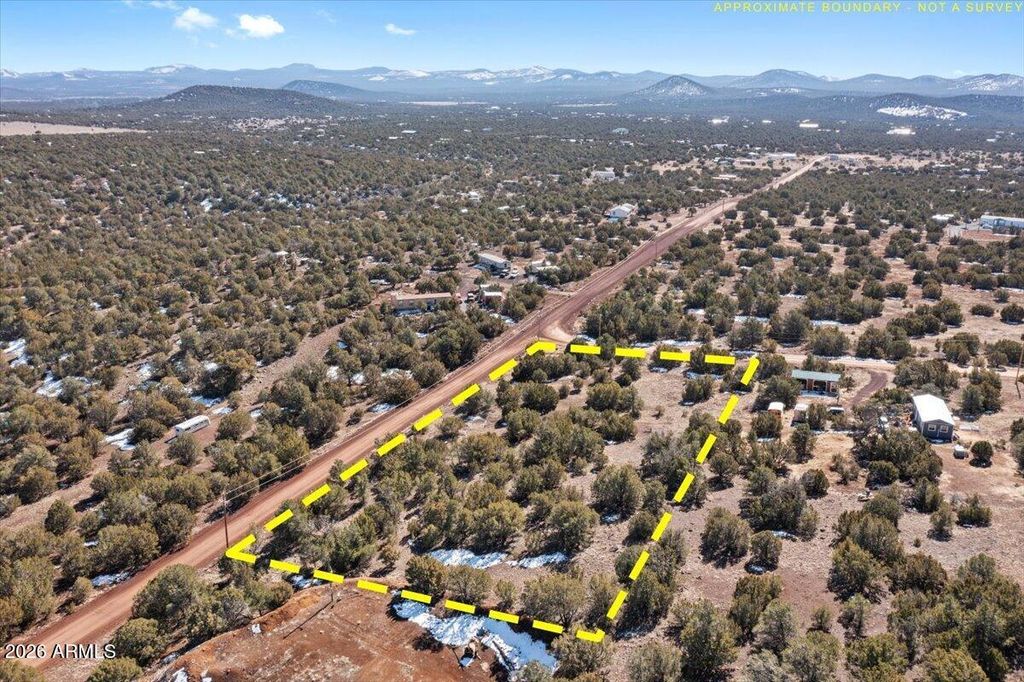 Image 5 of property listing at 51 County Rd 3193 -- 289, Vernon, AZ 85940