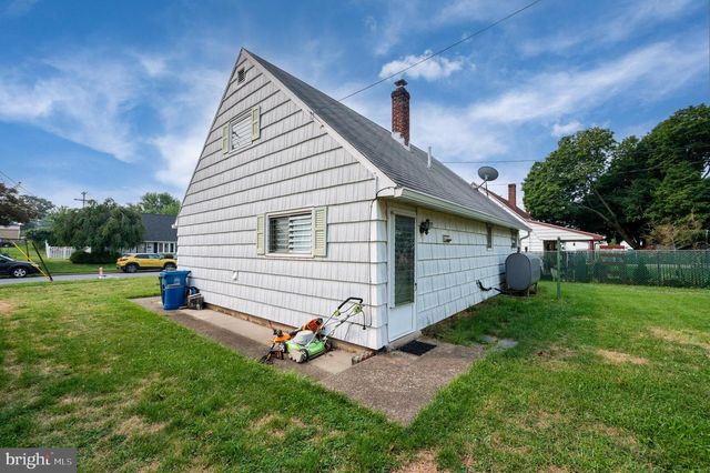 5214 WILSHIRE RD, Temple, PA 19560