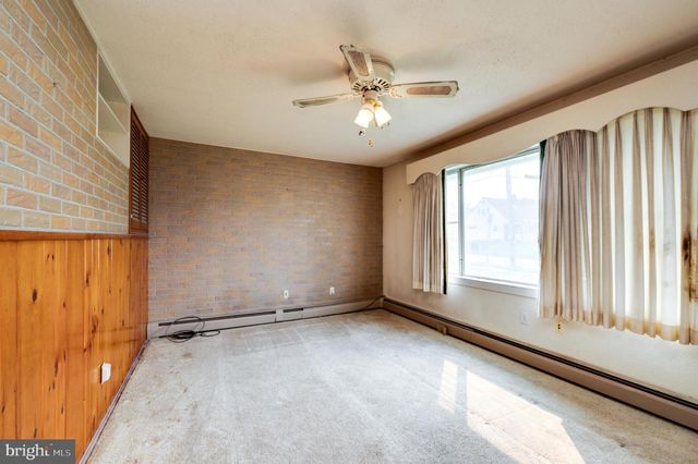 5214 WILSHIRE RD, Temple, PA 19560