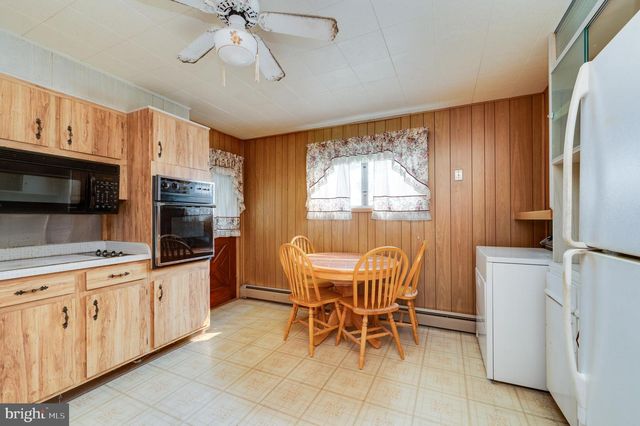 5214 WILSHIRE RD, Temple, PA 19560