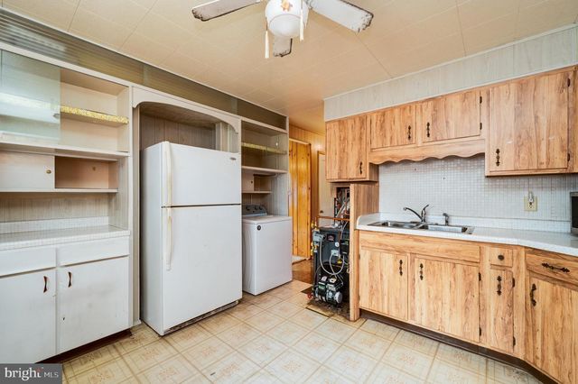 5214 WILSHIRE RD, Temple, PA 19560