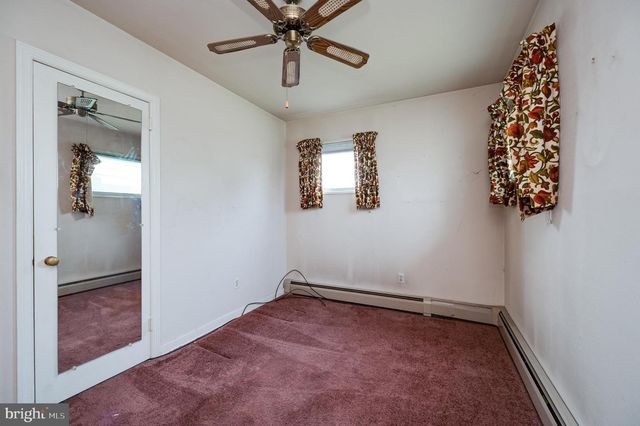 5214 WILSHIRE RD, Temple, PA 19560
