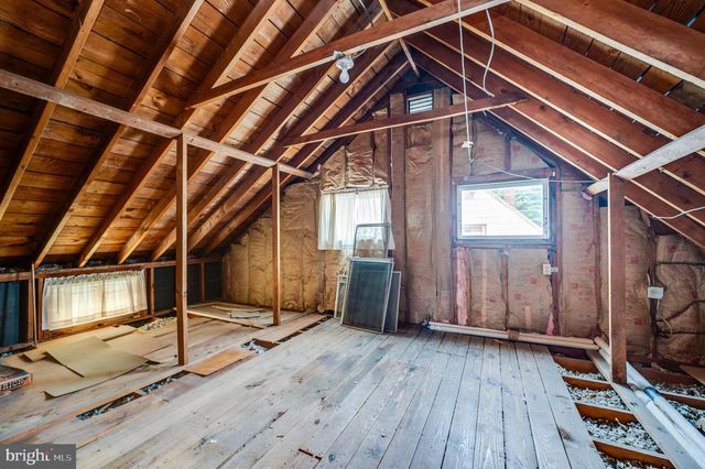 5214 WILSHIRE RD, Temple, PA 19560