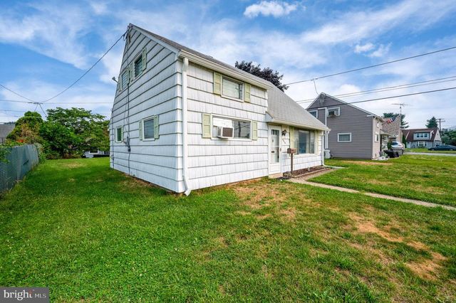 5214 WILSHIRE RD, Temple, PA 19560