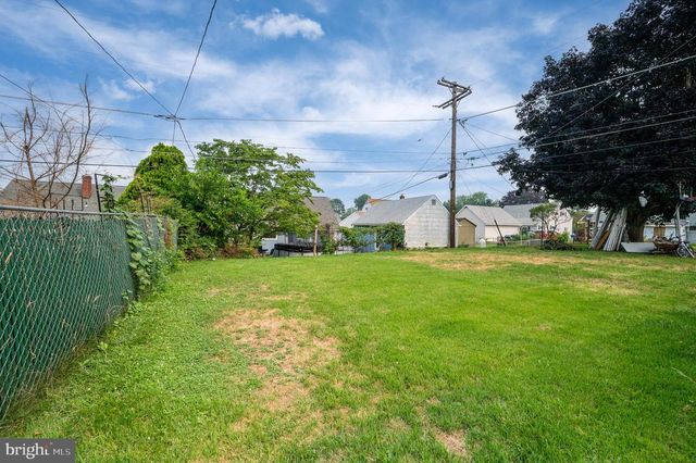 5214 WILSHIRE RD, Temple, PA 19560