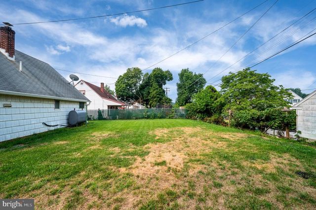 5214 WILSHIRE RD, Temple, PA 19560