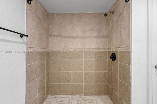 3392 NW 63rd St, Fort Lauderdale, FL 33309