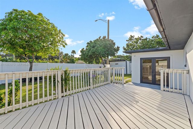 3392 NW 63rd St, Fort Lauderdale, FL 33309