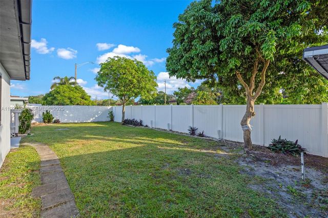 3392 NW 63rd St, Fort Lauderdale, FL 33309