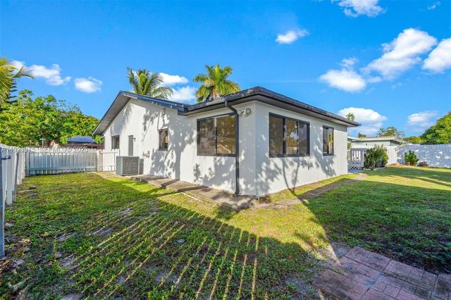 3392 NW 63rd St, Fort Lauderdale, FL 33309