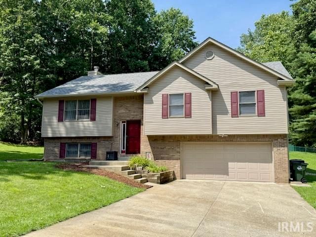 5918 S Foxwood Lane, Bloomington, IN 47401