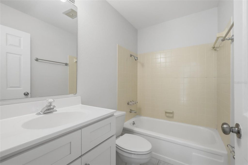Image 18 of property listing at 9917 DESOTO COURT 9917, Bradenton, FL 34210