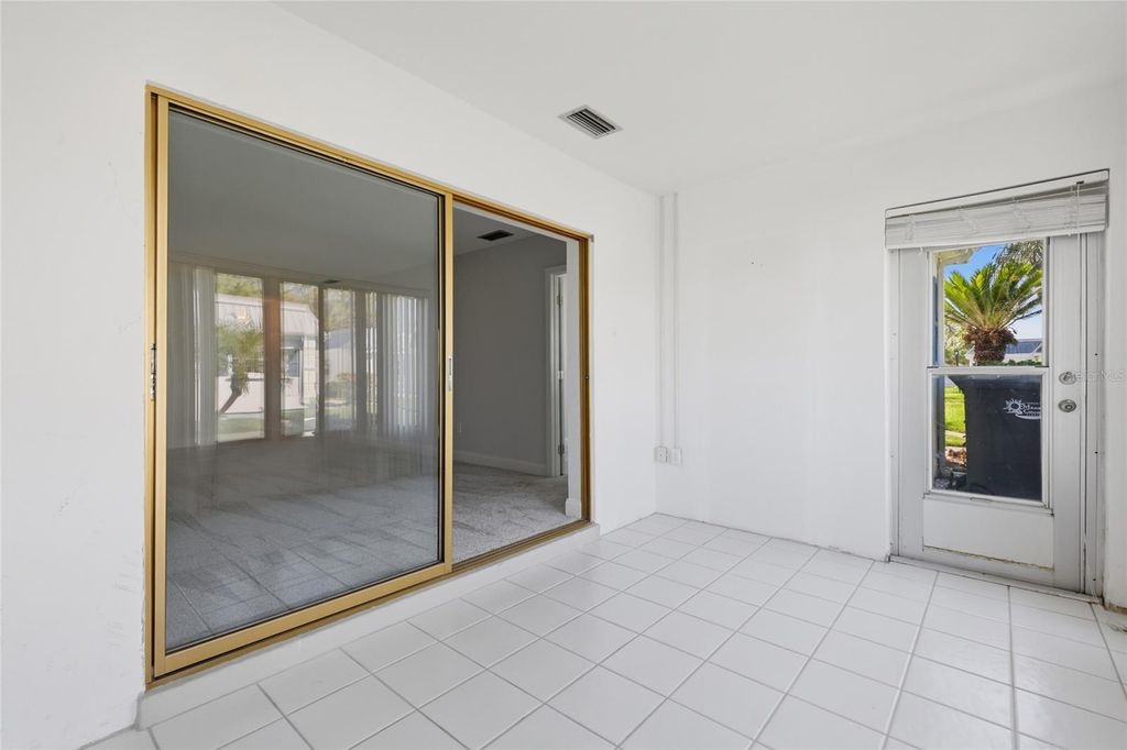 Image 20 of property listing at 9917 DESOTO COURT 9917, Bradenton, FL 34210