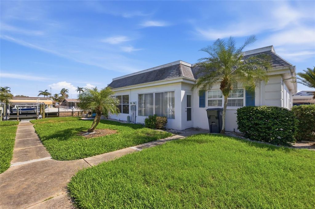 Image 22 of property listing at 9917 DESOTO COURT 9917, Bradenton, FL 34210