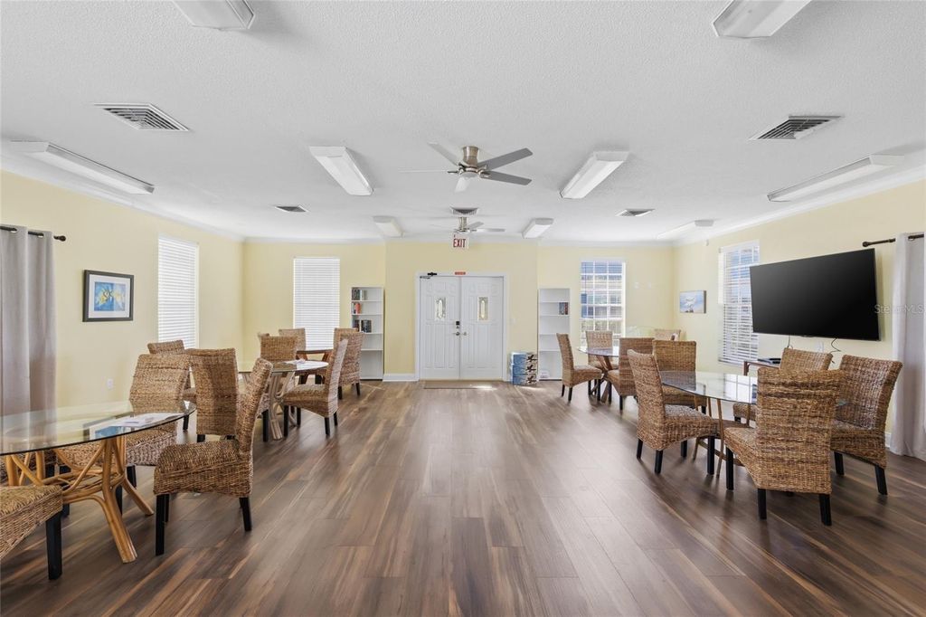 Image 26 of property listing at 9917 DESOTO COURT 9917, Bradenton, FL 34210