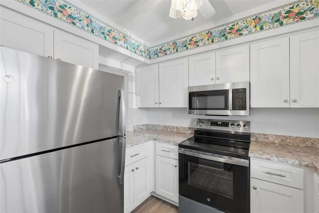 Image 4 of property listing at 9917 DESOTO COURT 9917, Bradenton, FL 34210