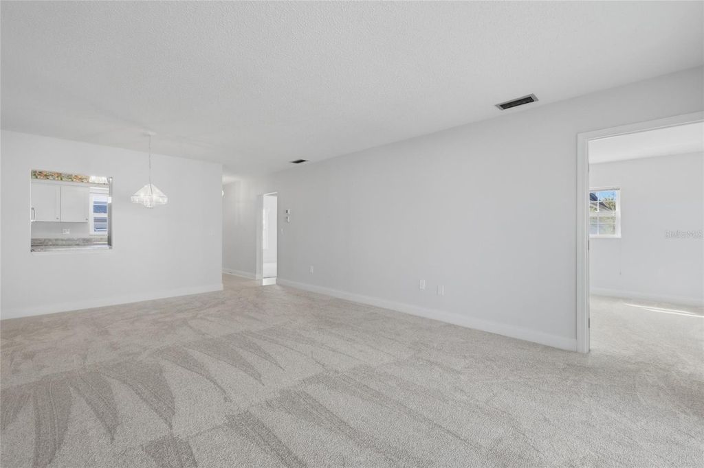 Image 9 of property listing at 9917 DESOTO COURT 9917, Bradenton, FL 34210
