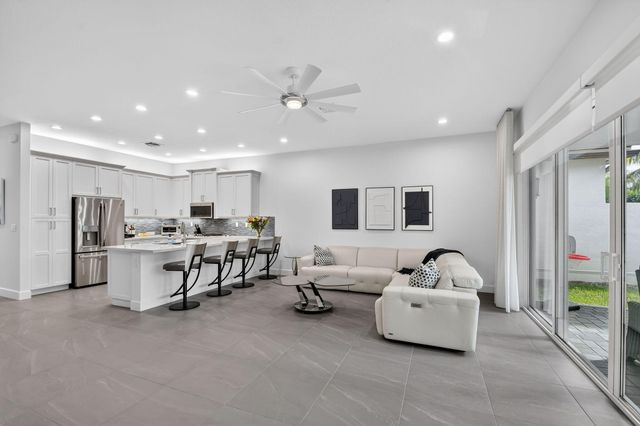 9352 Great Springs Drive, Boynton Beach, FL 33473