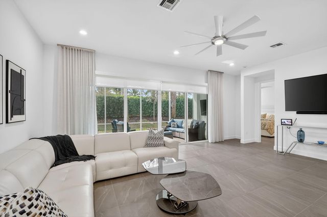 9352 Great Springs Drive, Boynton Beach, FL 33473