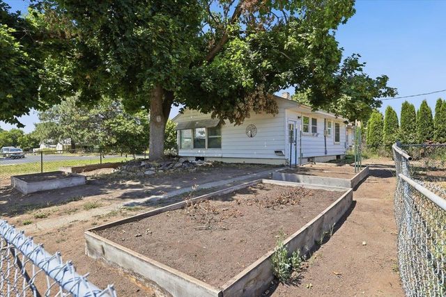 4404 N Whitehouse St, Spokane, WA 99205