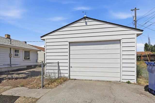 4404 N Whitehouse St, Spokane, WA 99205