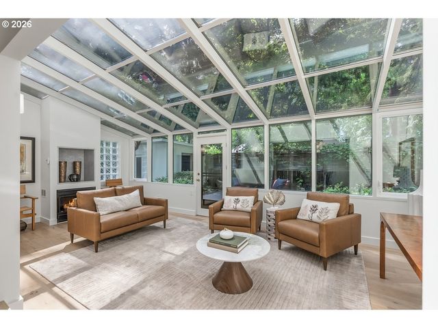 4980 CENTERWOOD St, Lake Oswego, OR 97035