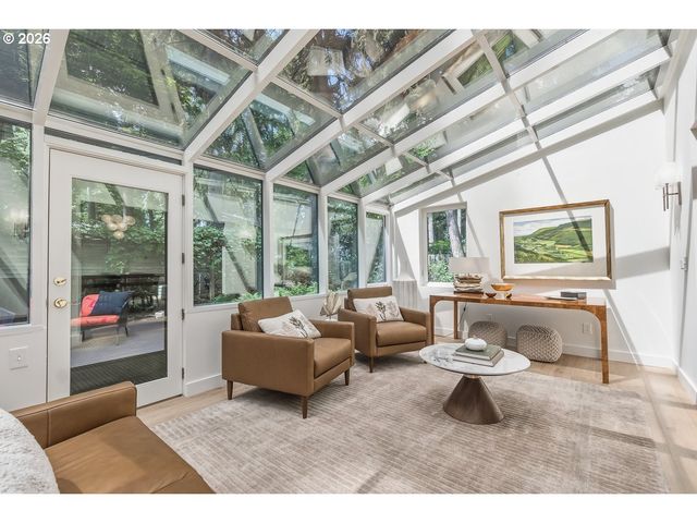 4980 CENTERWOOD St, Lake Oswego, OR 97035