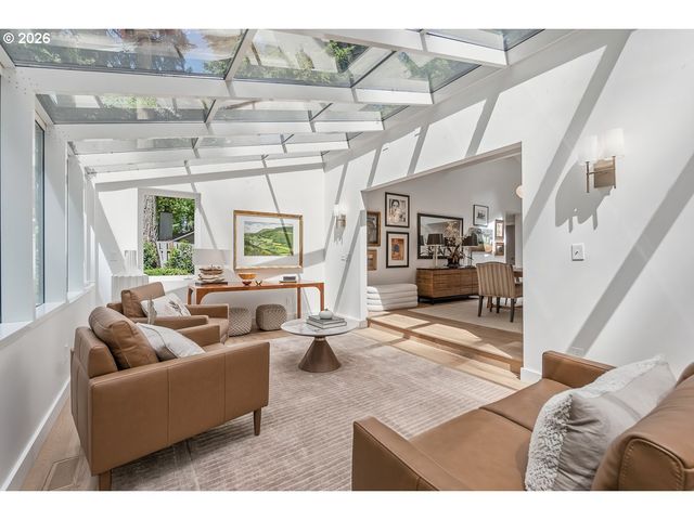 4980 CENTERWOOD St, Lake Oswego, OR 97035