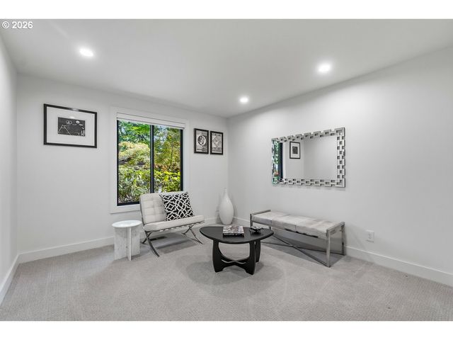 4980 CENTERWOOD St, Lake Oswego, OR 97035