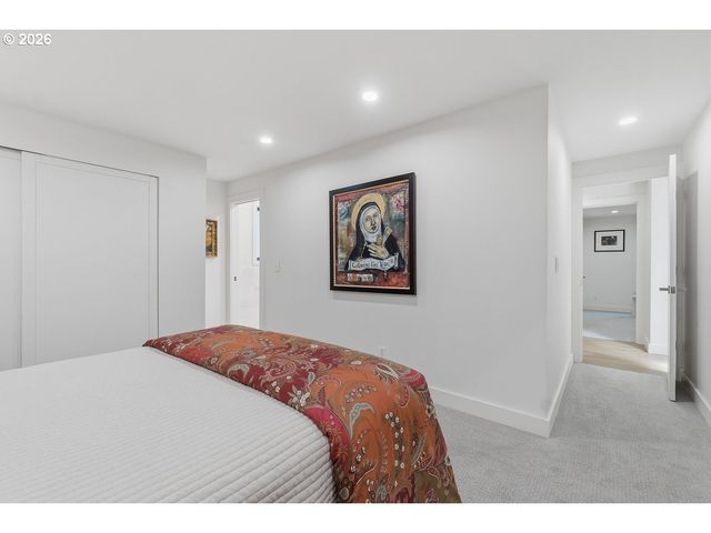 4980 CENTERWOOD St, Lake Oswego, OR 97035