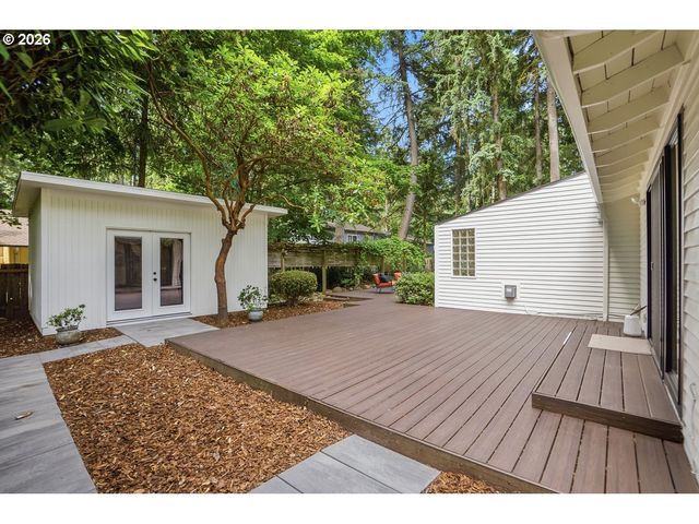 4980 CENTERWOOD St, Lake Oswego, OR 97035