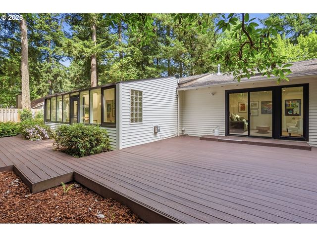 4980 CENTERWOOD St, Lake Oswego, OR 97035