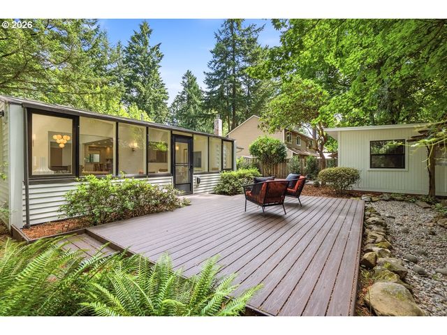 4980 CENTERWOOD St, Lake Oswego, OR 97035
