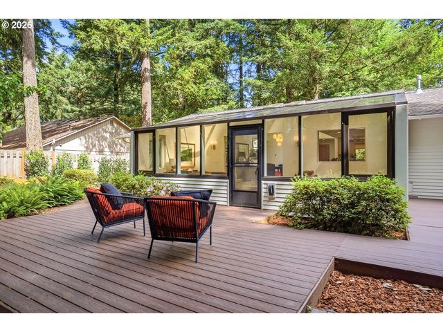 4980 CENTERWOOD St, Lake Oswego, OR 97035