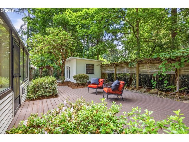 4980 CENTERWOOD St, Lake Oswego, OR 97035