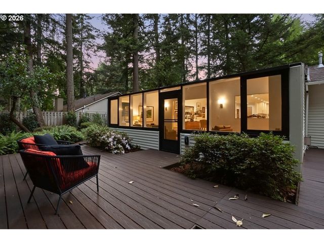 4980 CENTERWOOD St, Lake Oswego, OR 97035