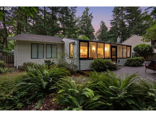 4980 CENTERWOOD St, Lake Oswego, OR 97035