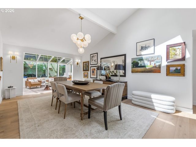 4980 CENTERWOOD St, Lake Oswego, OR 97035