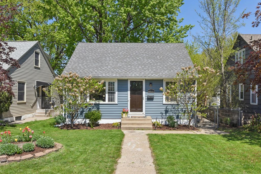 2916 W 60th Street, Minneapolis, MN 55410