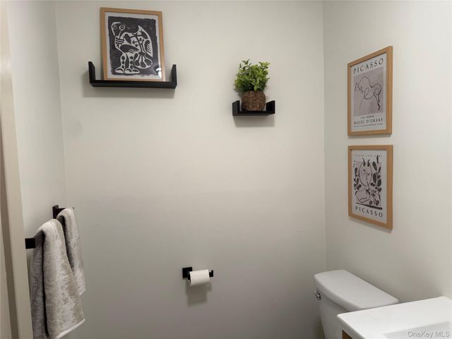 230 Homestead Village Drive, Warwick, NY 10990