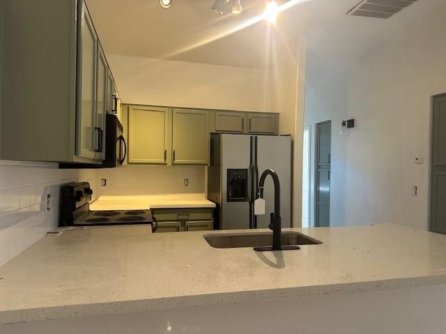 2250 E Deer Valley Road Unit 29, Phoenix, AZ 85024